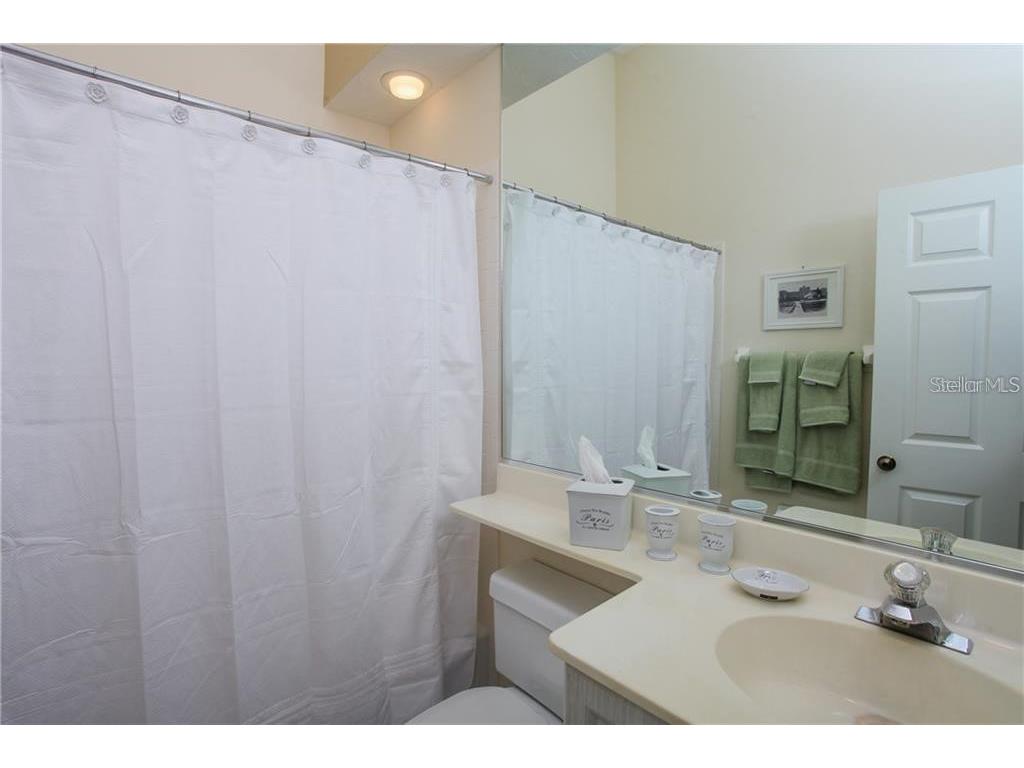 7725 Whitebridge Glen University Park FL 34201 A4443867 image15