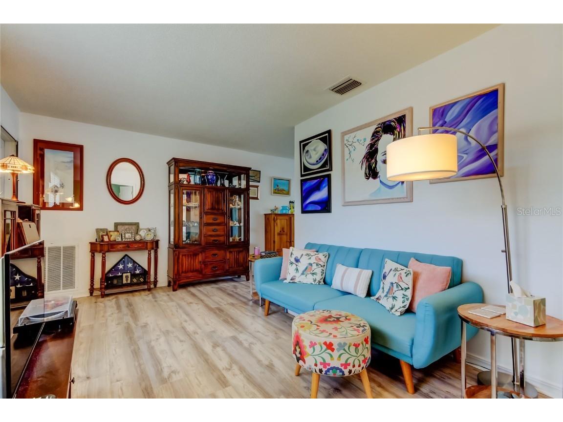 7727 39th Avenue N Saint Petersburg FL 33709 TB8438573 image11