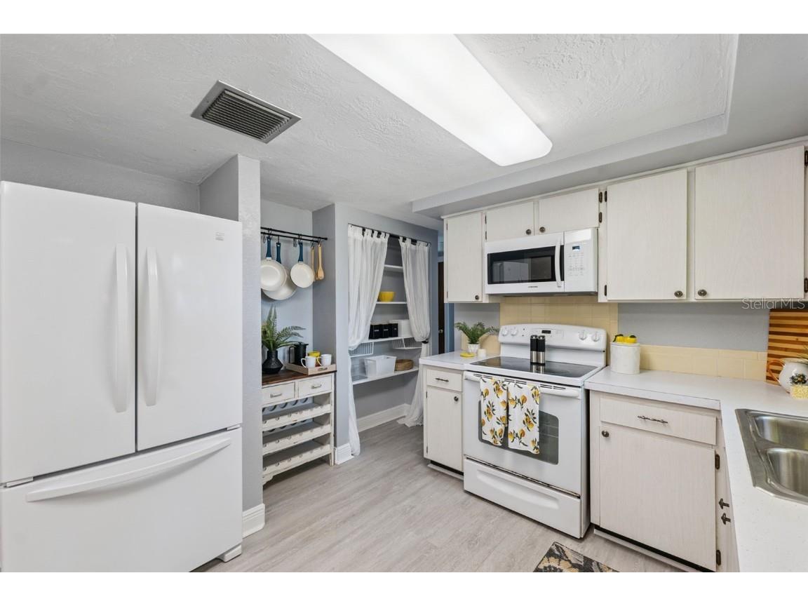 7730 Chapel Avenue Port Richey FL 34668 TB8412772 image15