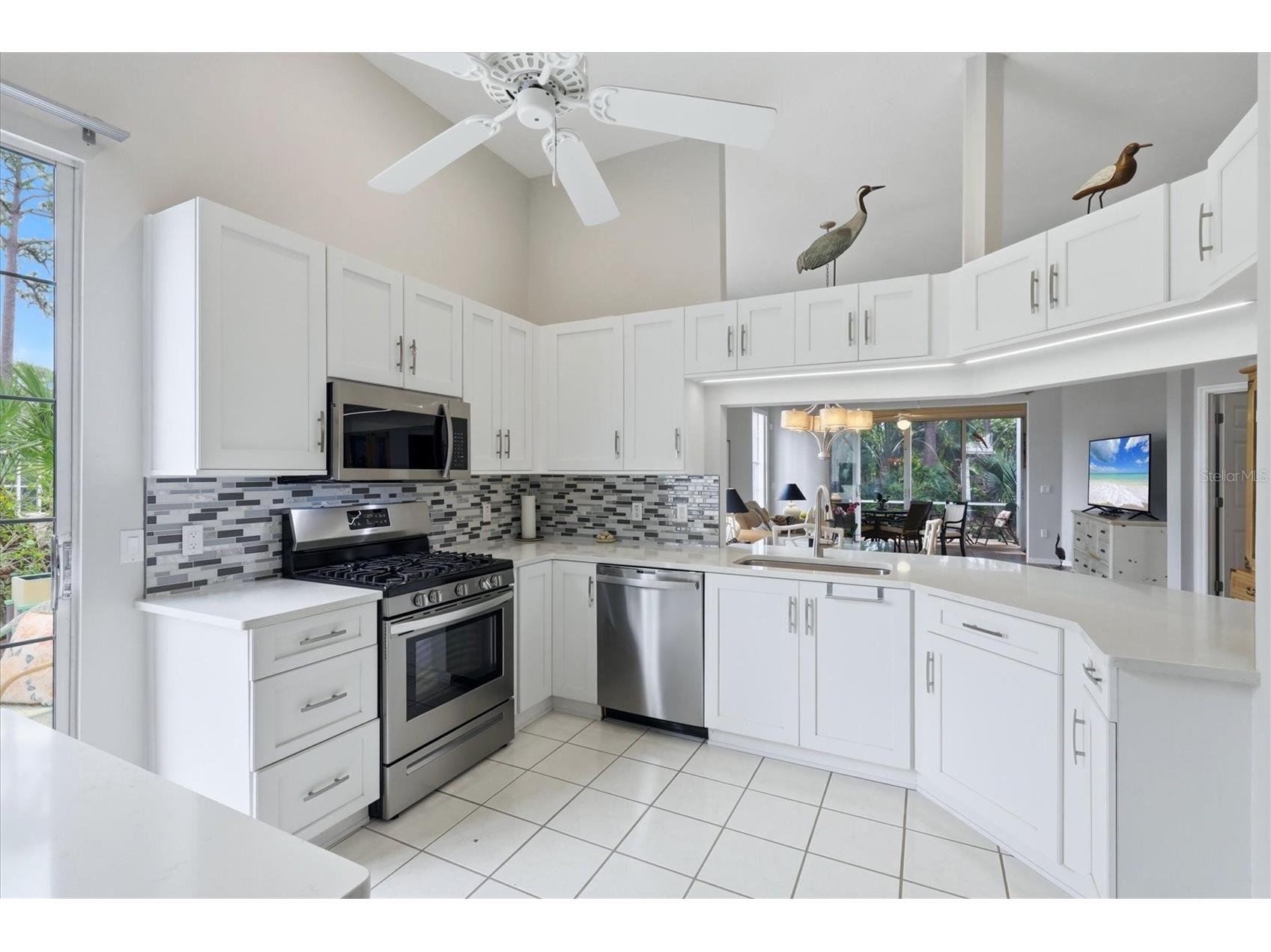 7731 Whitebridge Glen University Park FL 34201 A4688909 image14