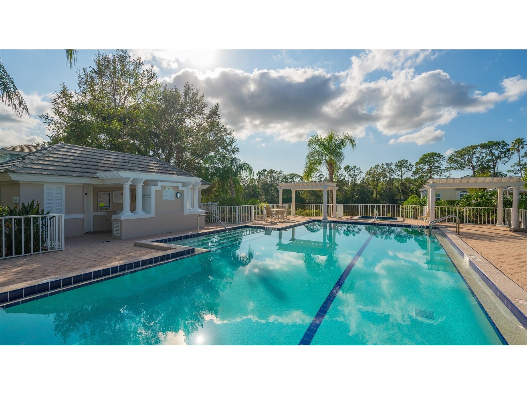 7731 Whitebridge Glen University Park FL 34201 A4688909 image37