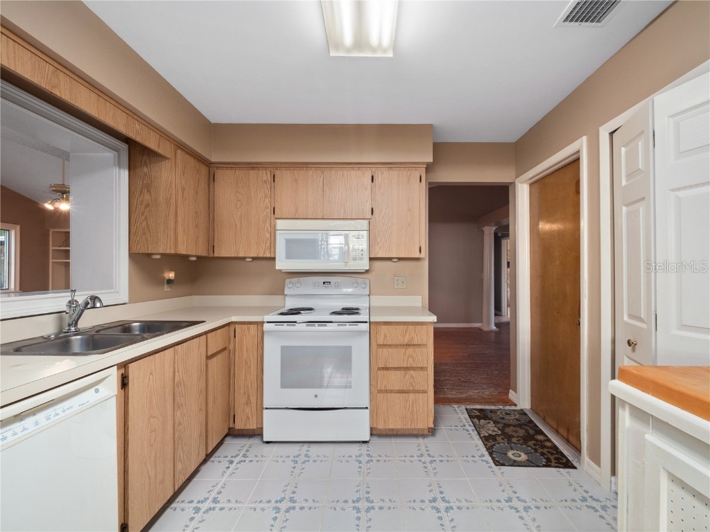 7736 Compass Drive Orlando FL 32810 O6347566 image15