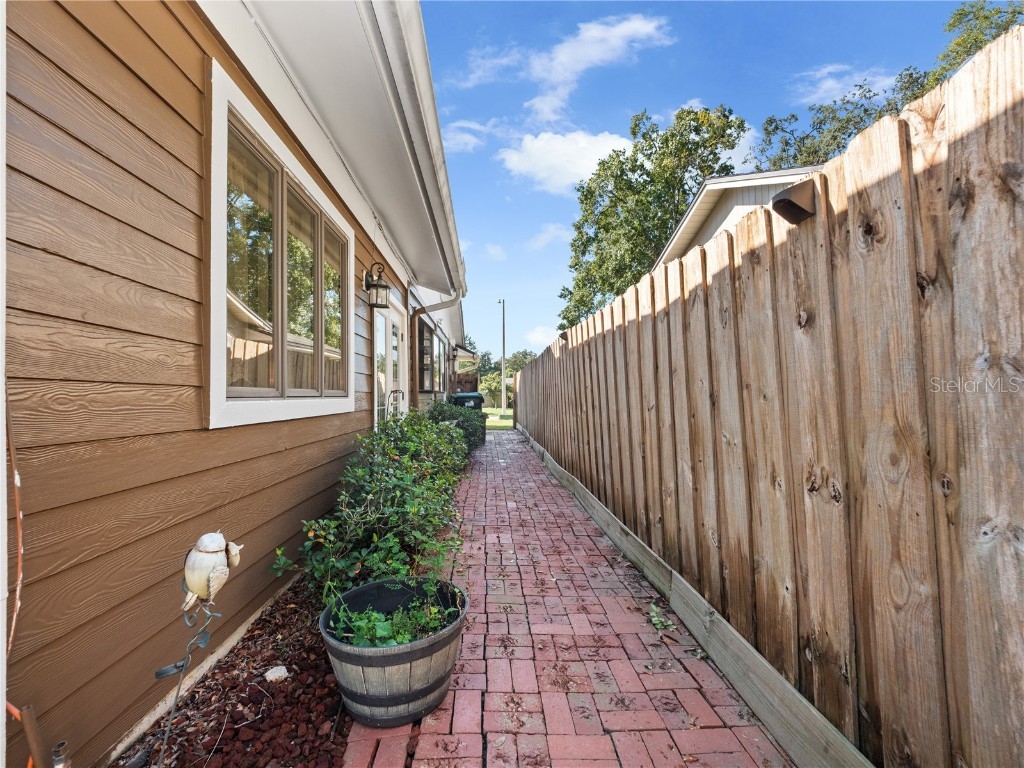 7736 Compass Drive Orlando FL 32810 O6347566 image21