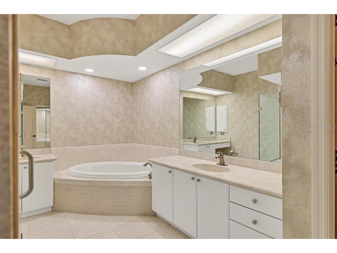 7738 Calle Facil Sarasota FL 34238 A4669285 image25