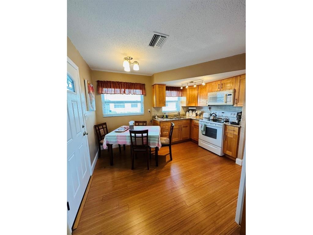 7739 38th Place N Saint Petersburg FL 33709 C7497596 image2