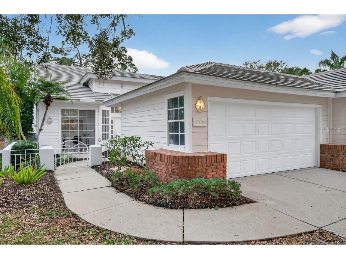 7739 Whitebridge Glen University Park FL 34201 A4675926 image1