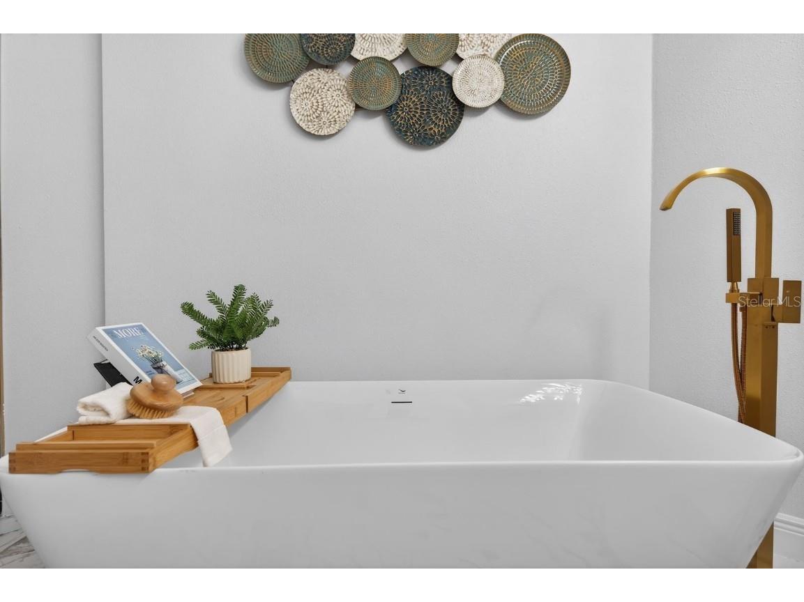 7739 Whitebridge Glen University Park FL 34201 A4675926 image18