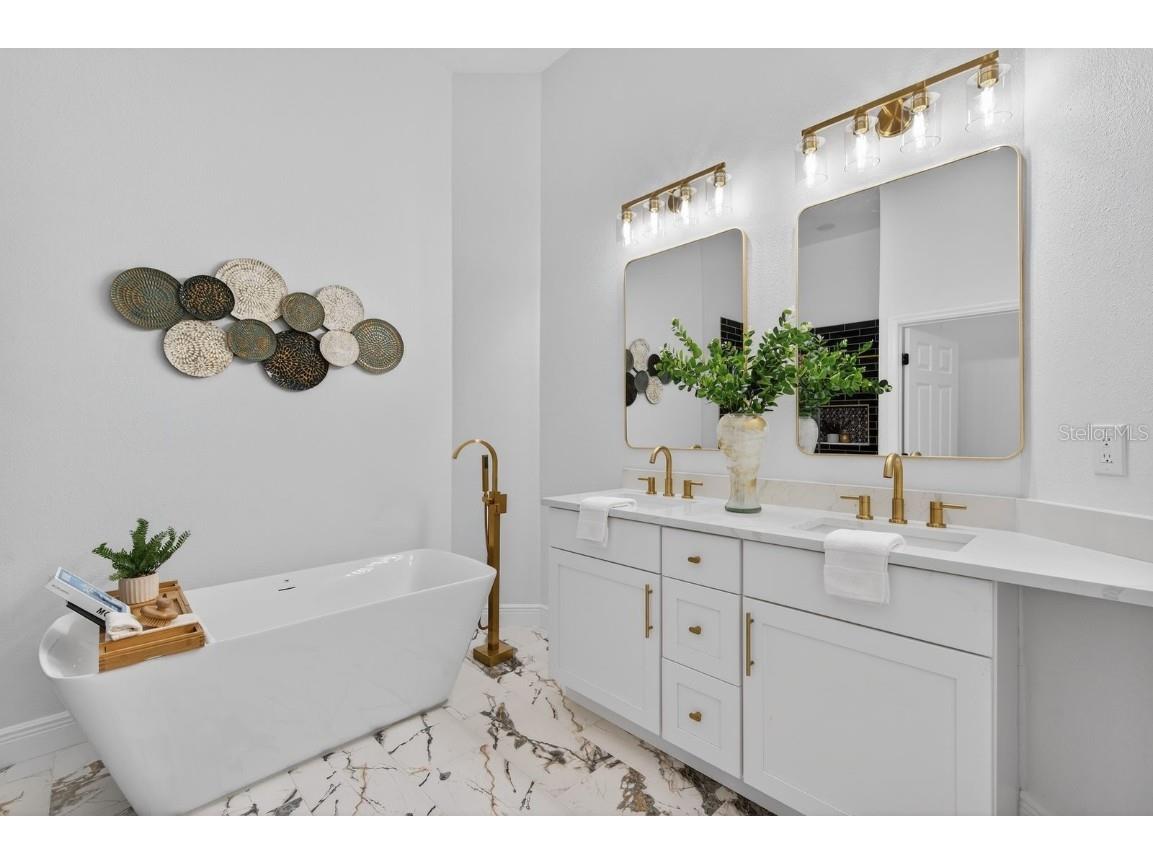 7739 Whitebridge Glen University Park FL 34201 A4675926 image21