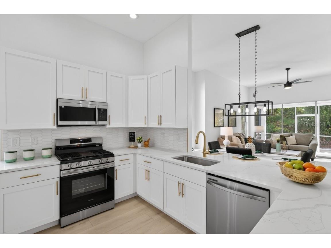 7739 Whitebridge Glen University Park FL 34201 A4675926 image3