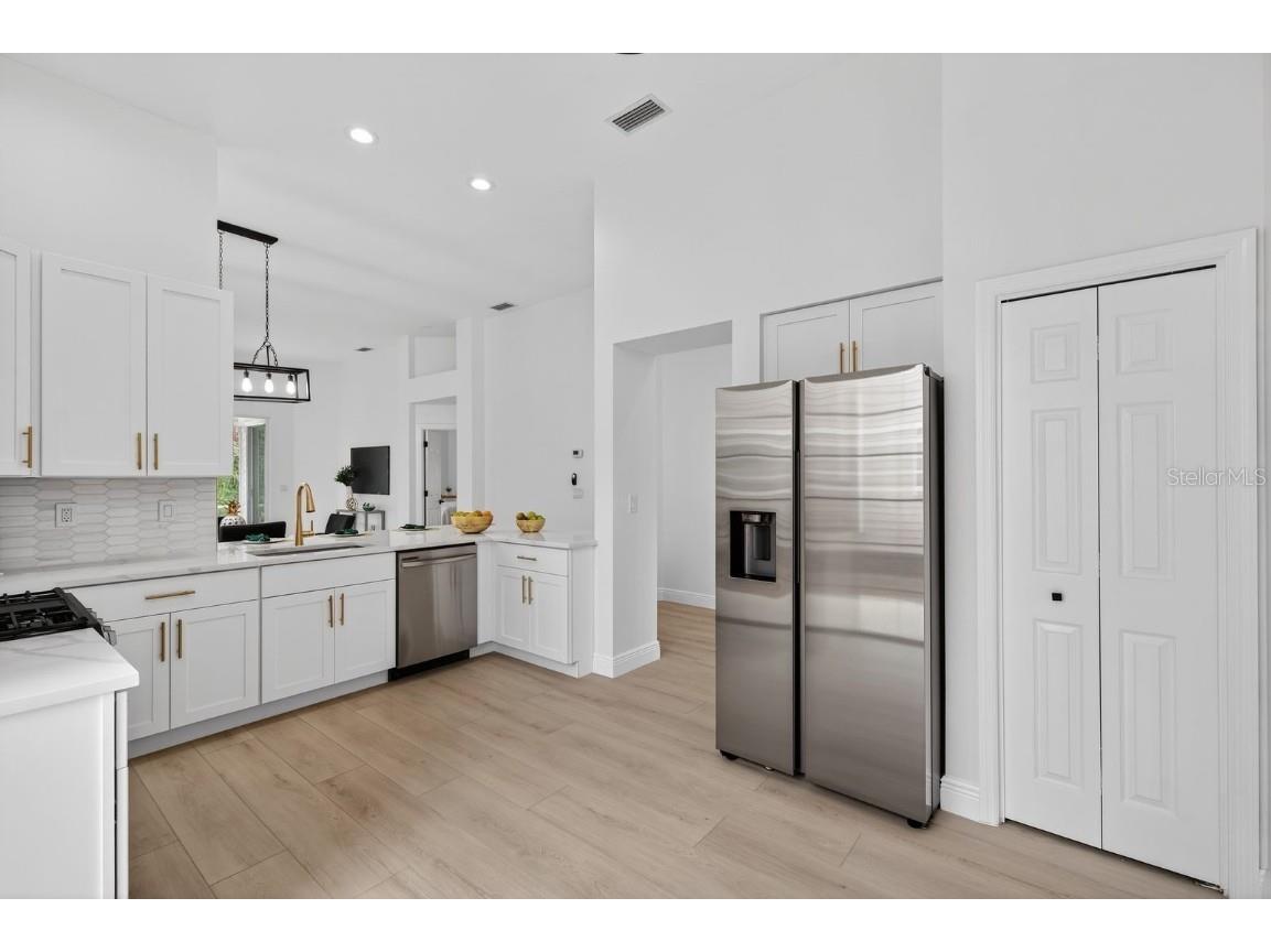 7739 Whitebridge Glen University Park FL 34201 A4675926 image4