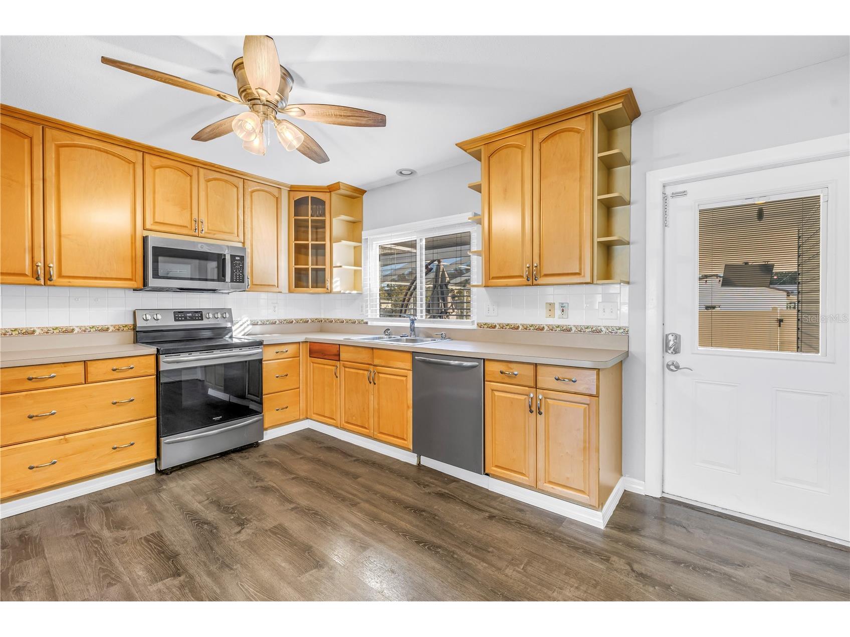 774 40th Avenue NE Saint Petersburg FL 33703 TB8466445 image13