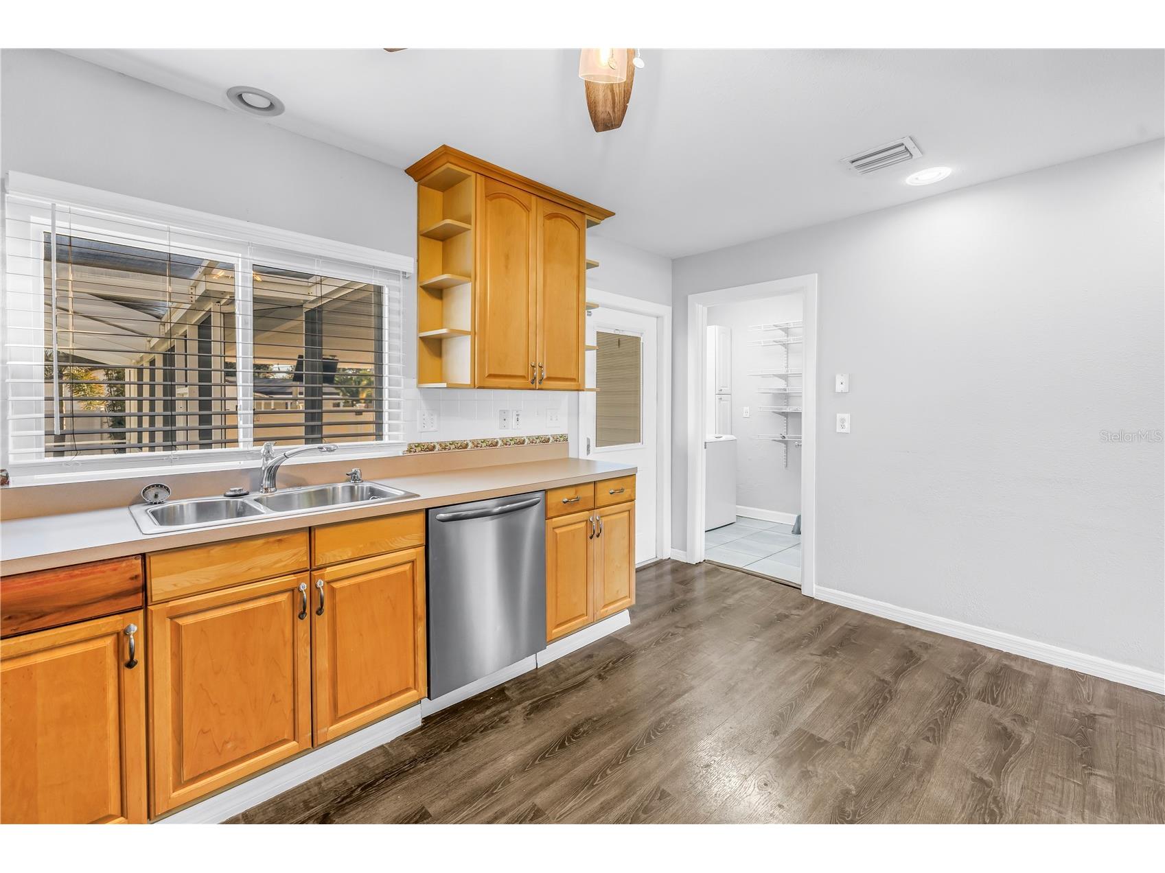 774 40th Avenue NE Saint Petersburg FL 33703 TB8466445 image14