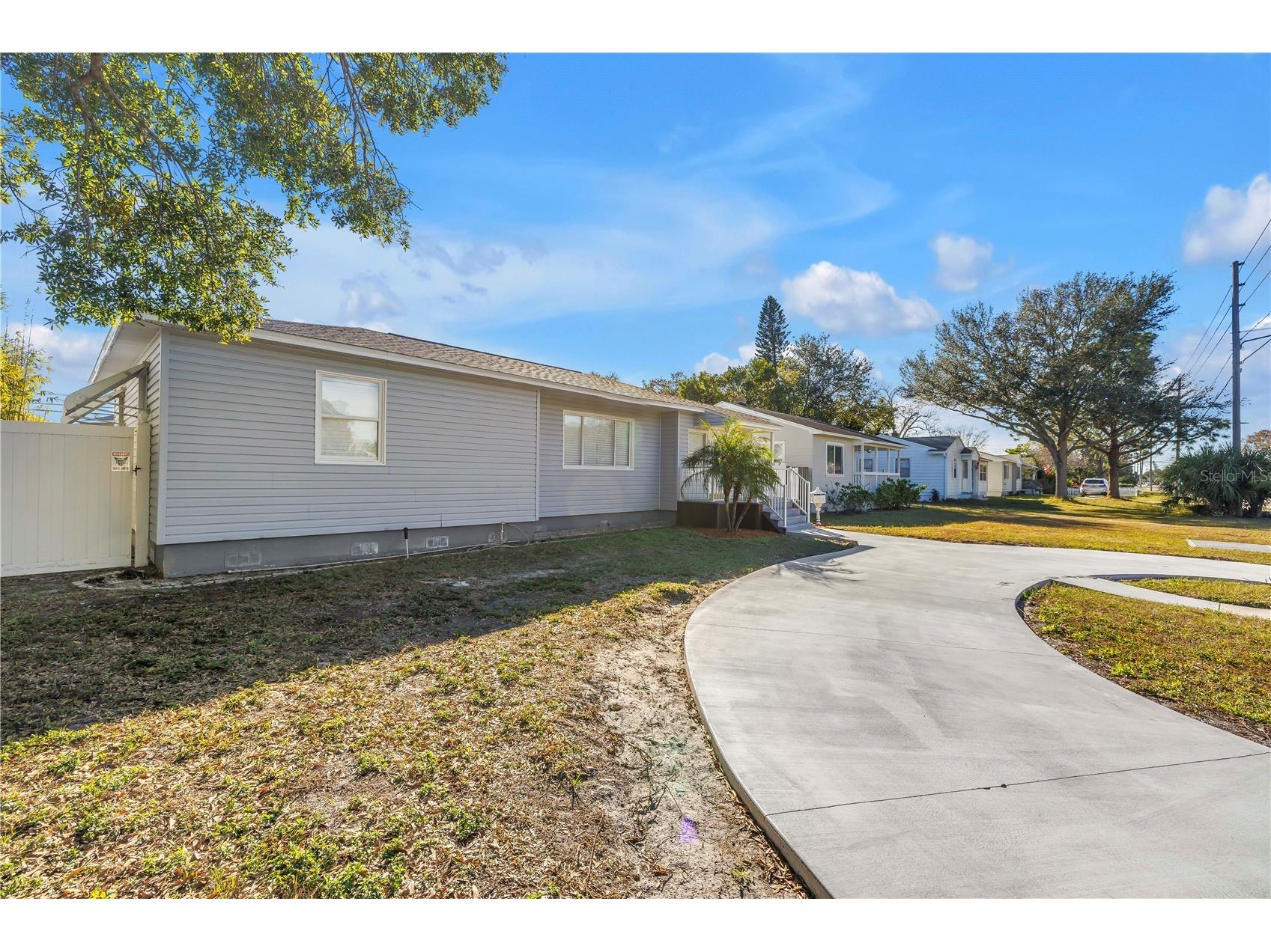 774 40th Avenue NE Saint Petersburg FL 33703 TB8466445 image36