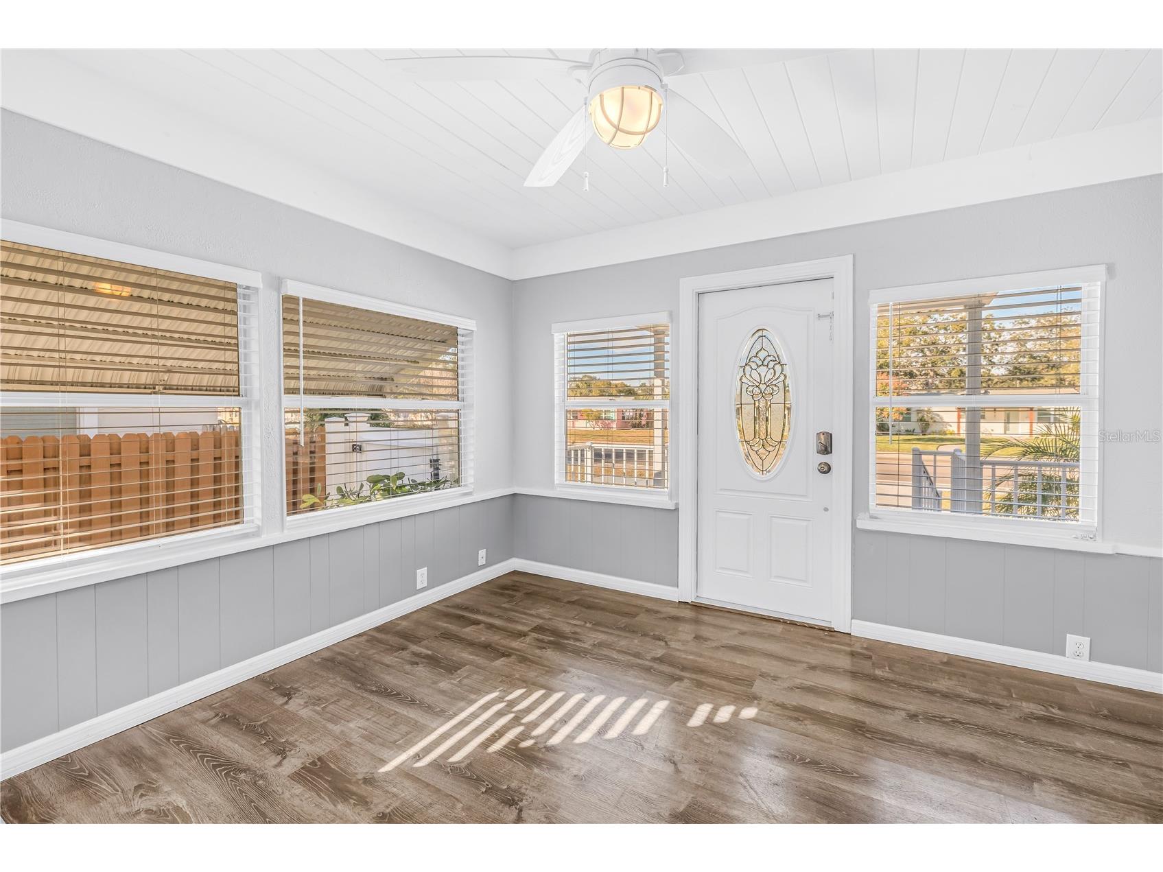 774 40th Avenue NE Saint Petersburg FL 33703 TB8466445 image5