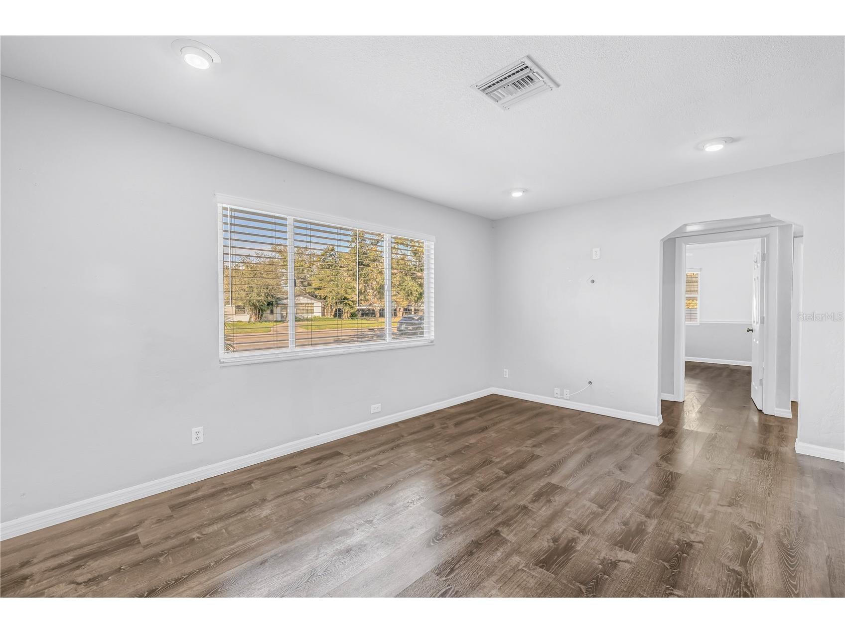 774 40th Avenue NE Saint Petersburg FL 33703 TB8466445 image9