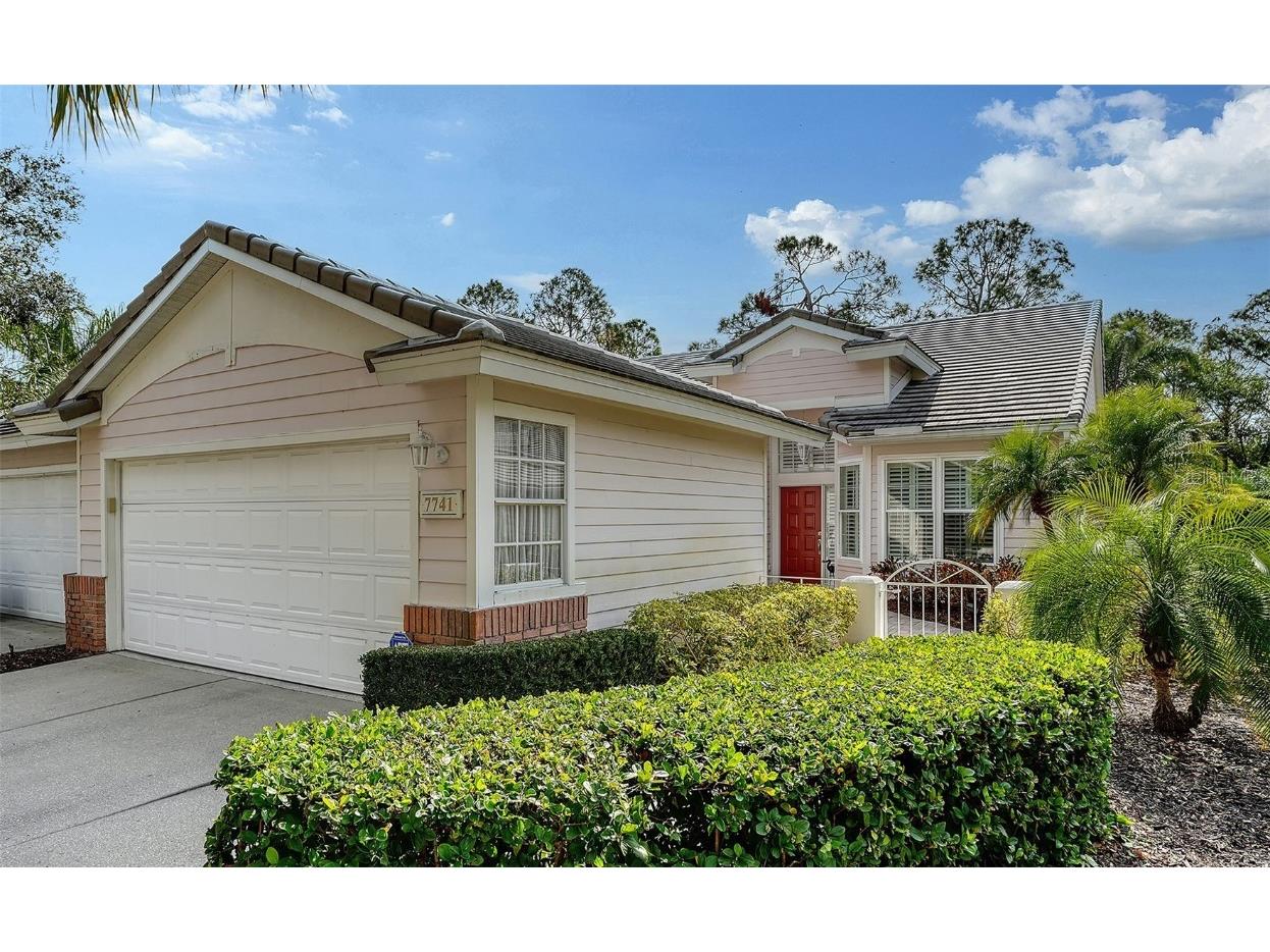 7741 Whitebridge Glen University Park FL 34201 A4637719 image1