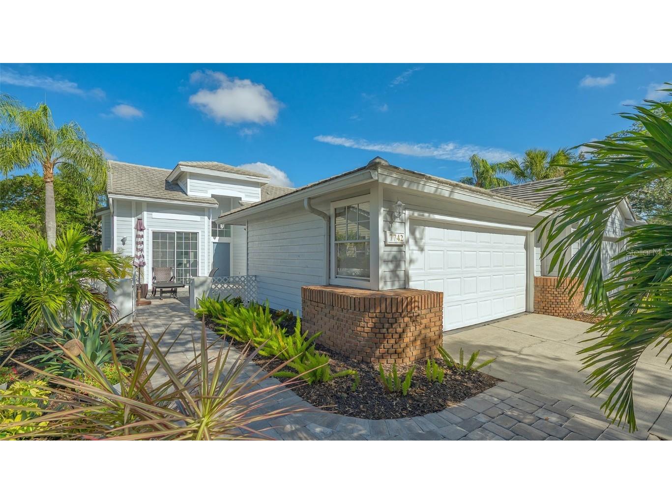 7742 Whitebridge Glen University Park FL 34201 A4668728 image1