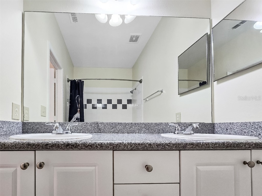 7743 Plantation Circle University Park FL 34201 A4654396 image10