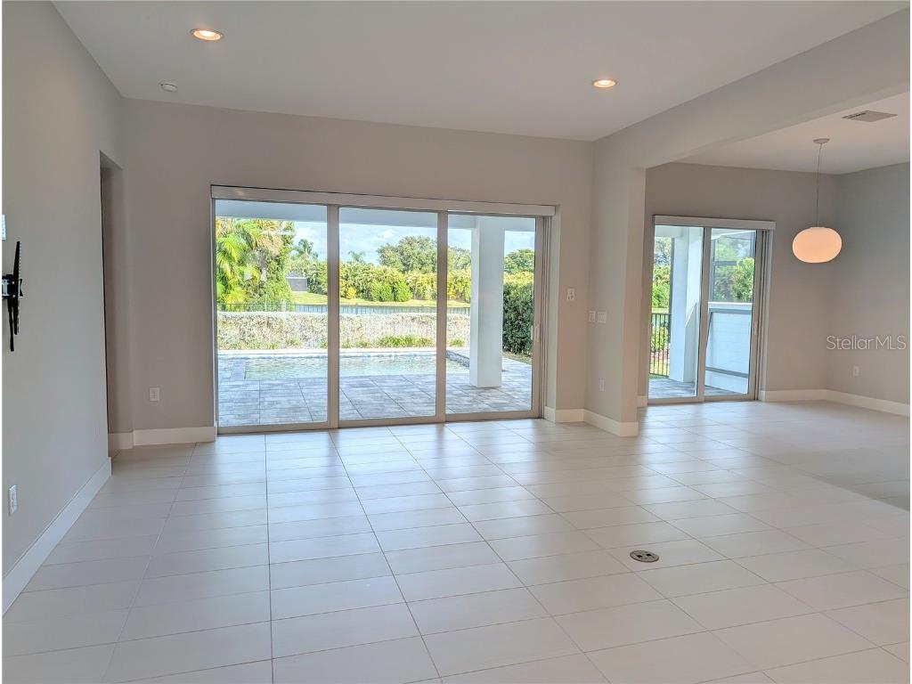 7744 Sandhill Lake Drive Sarasota FL 34241 A4675923 image4