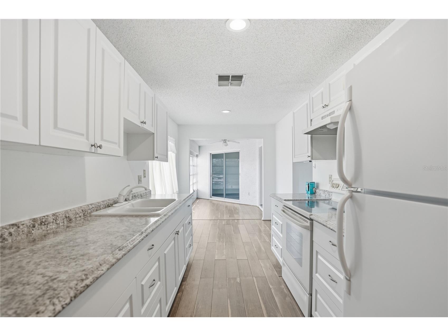 7744 St Andrews Boulevard #1 Weeki Wachee FL 34613 W7882382 image7