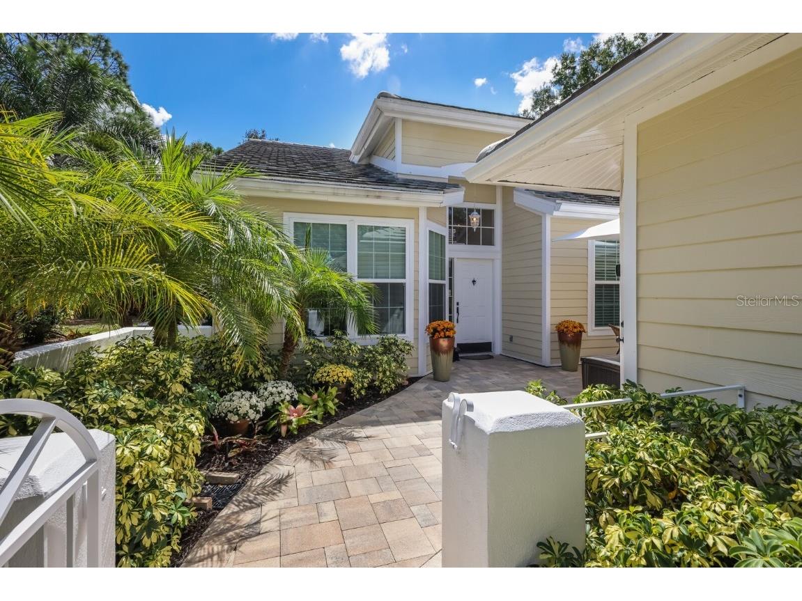 7745 Whitebridge Glen University Park FL 34201 A4582695 image1