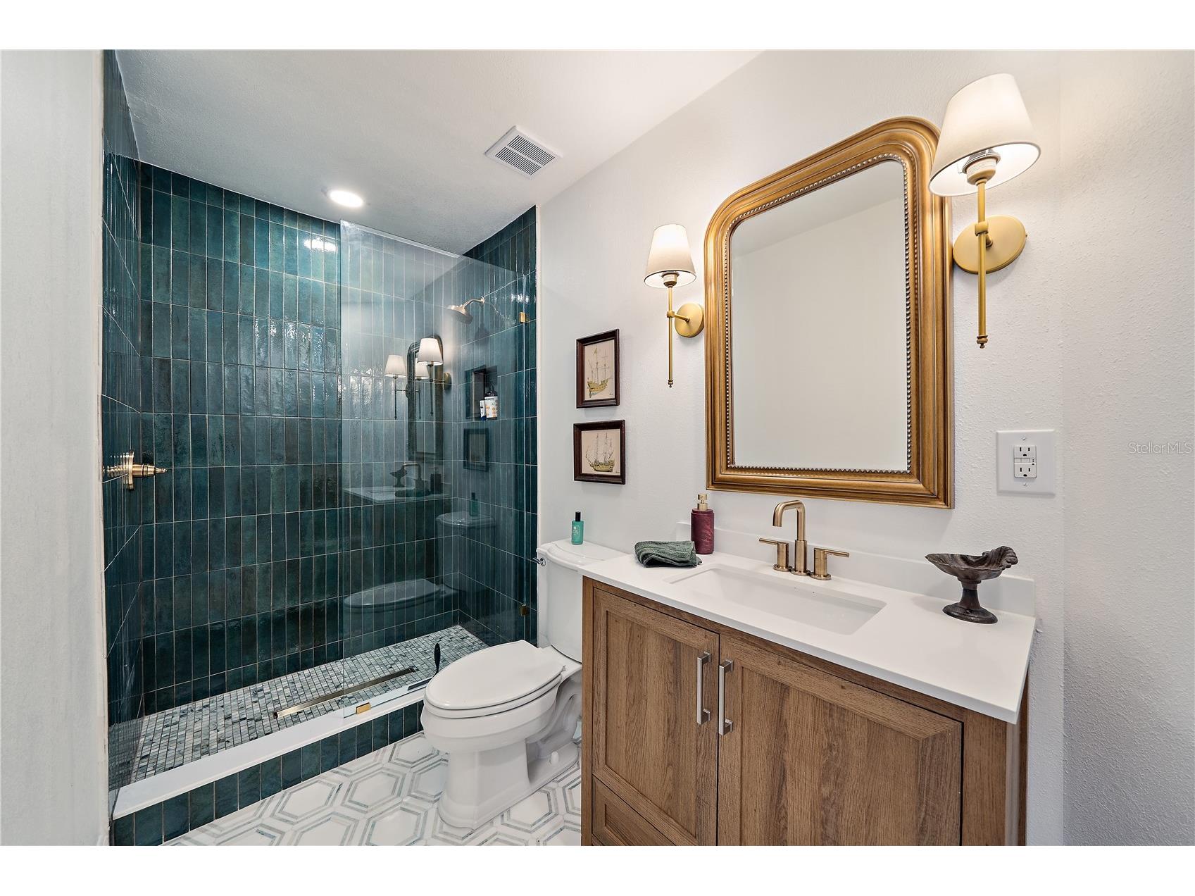 7746 Westmoreland Drive Sarasota FL 34243 A4688339 image23
