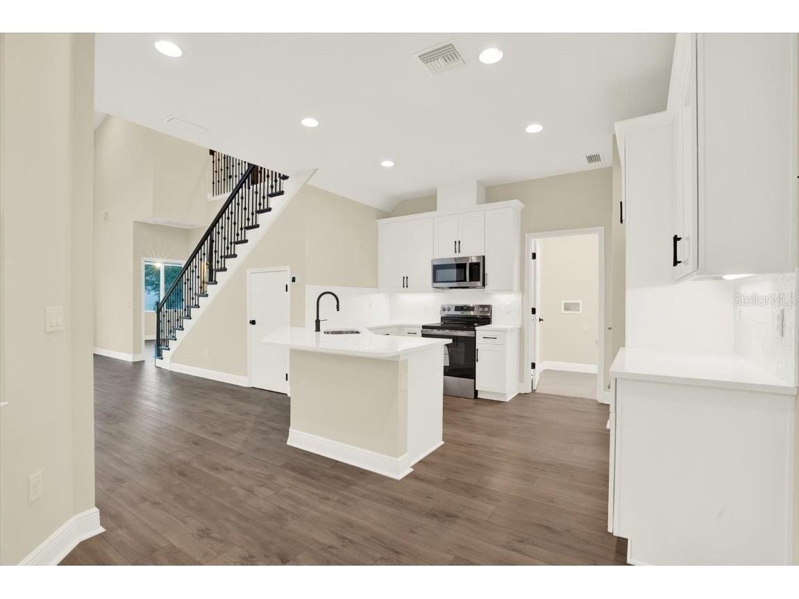 7749 93rd Street N Seminole FL 33777 TB8447679 image7