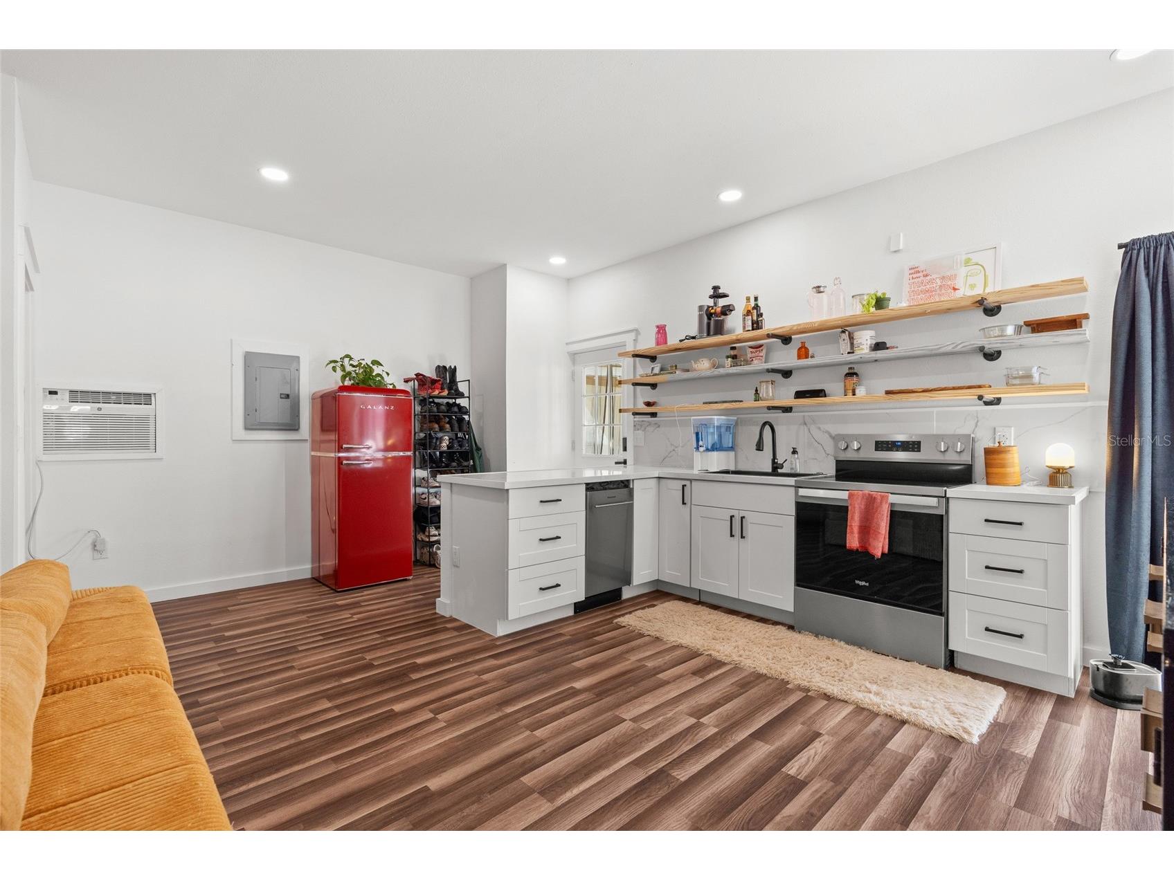 775 39th Avenue NE Saint Petersburg FL 33703 TB8472725 image14