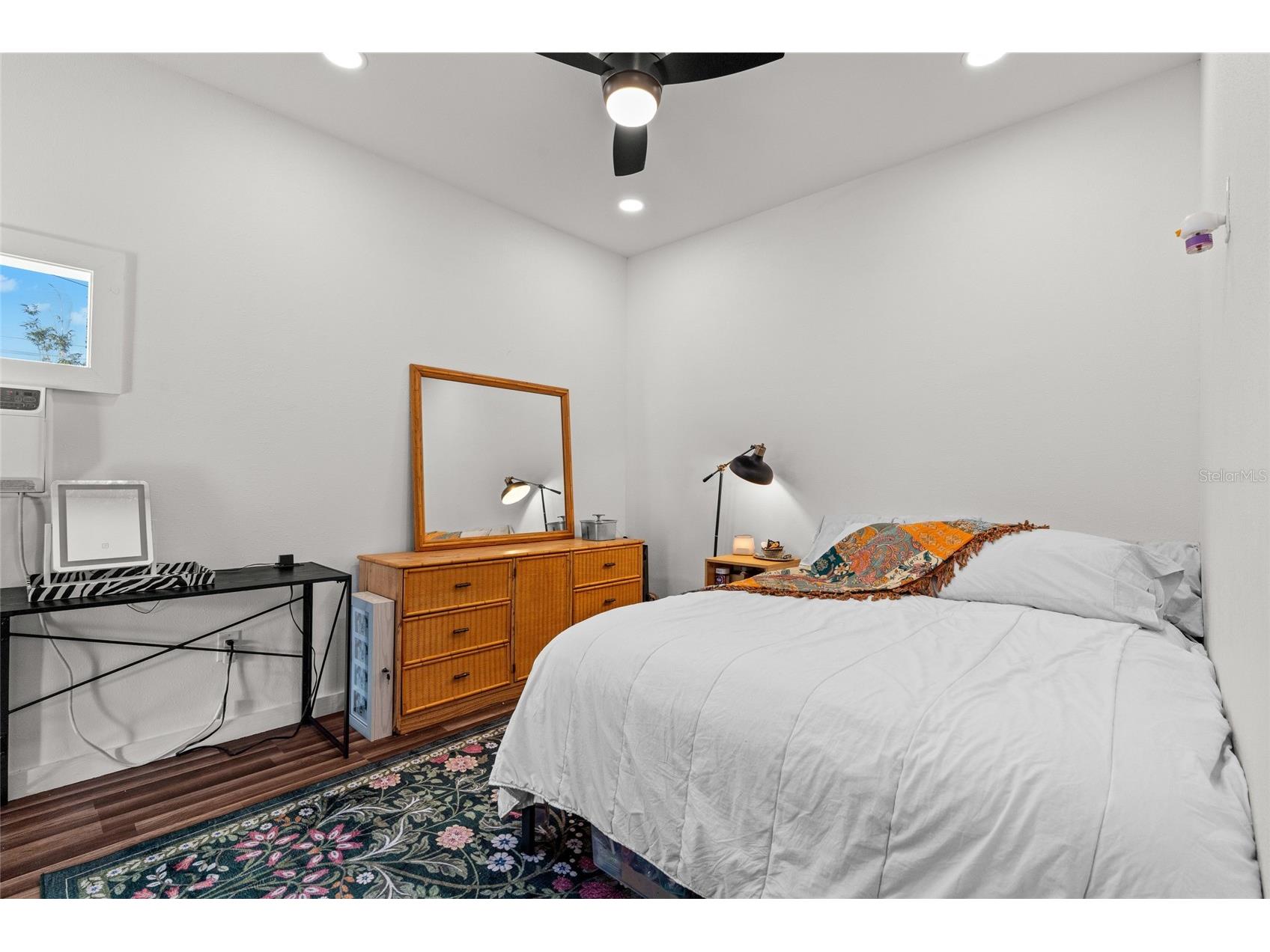 775 39th Avenue NE Saint Petersburg FL 33703 TB8472725 image16