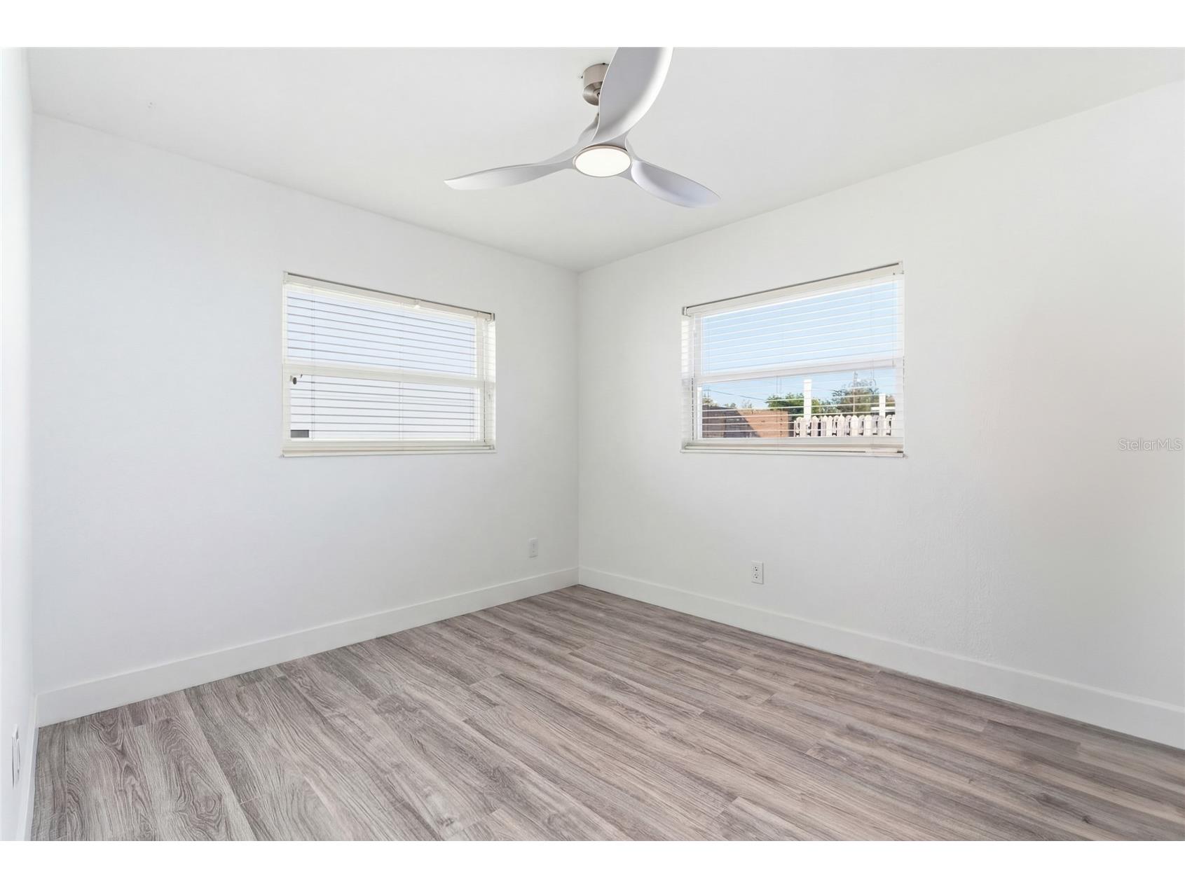 775 39th Avenue NE Saint Petersburg FL 33703 TB8472725 image9