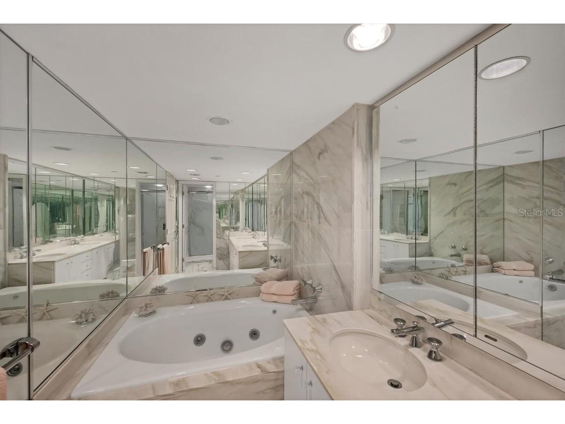 775 Longboat Club Road #203 Longboat Key FL 34228 A4667025 image19