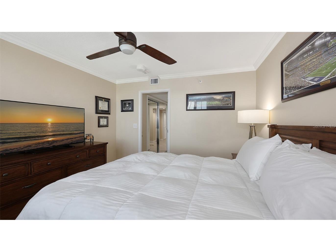 775 Longboat Club Road #304 Longboat Key FL 34228 A4671935 image33