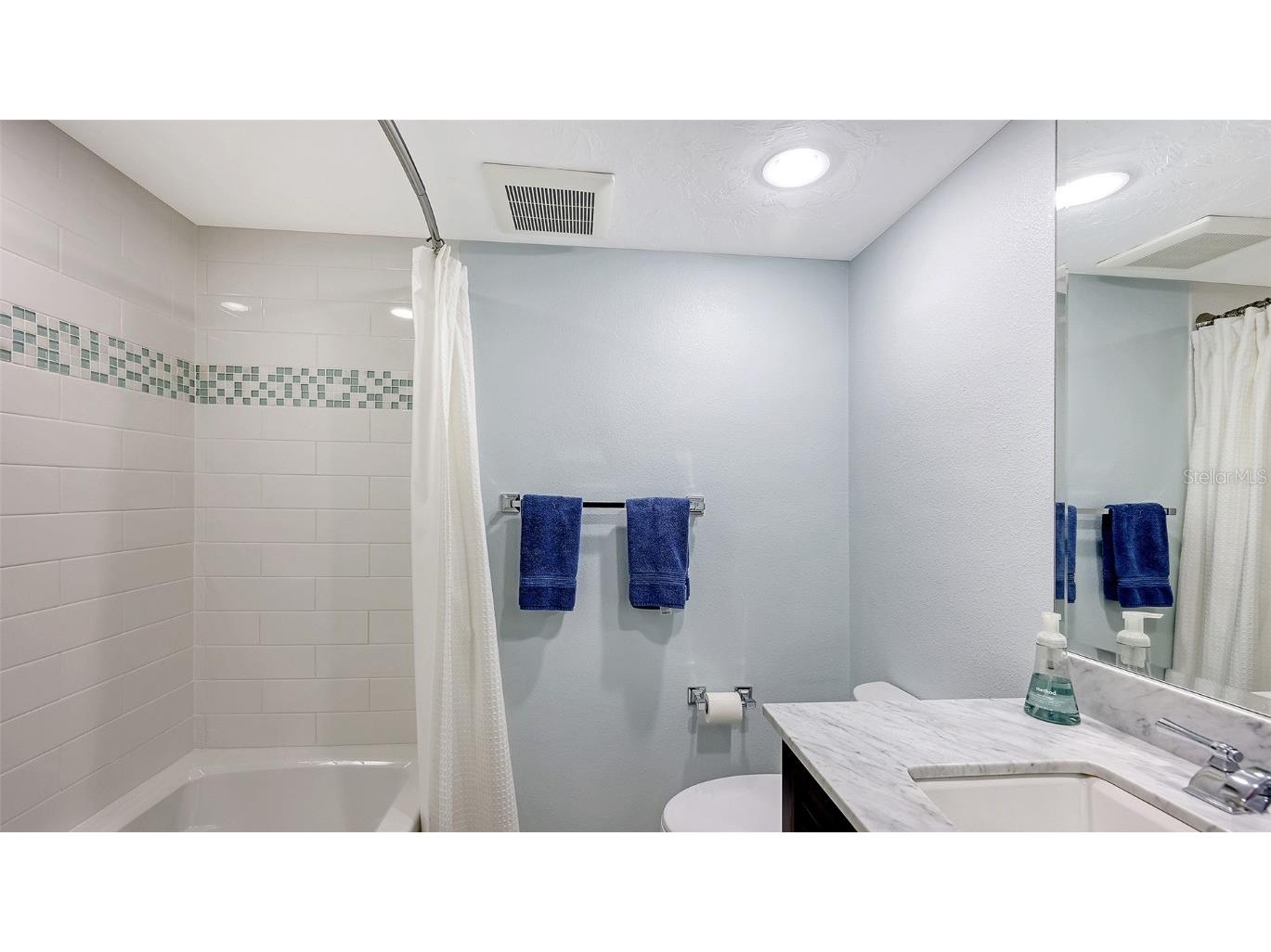 775 Longboat Club Road #304 Longboat Key FL 34228 A4671935 image34