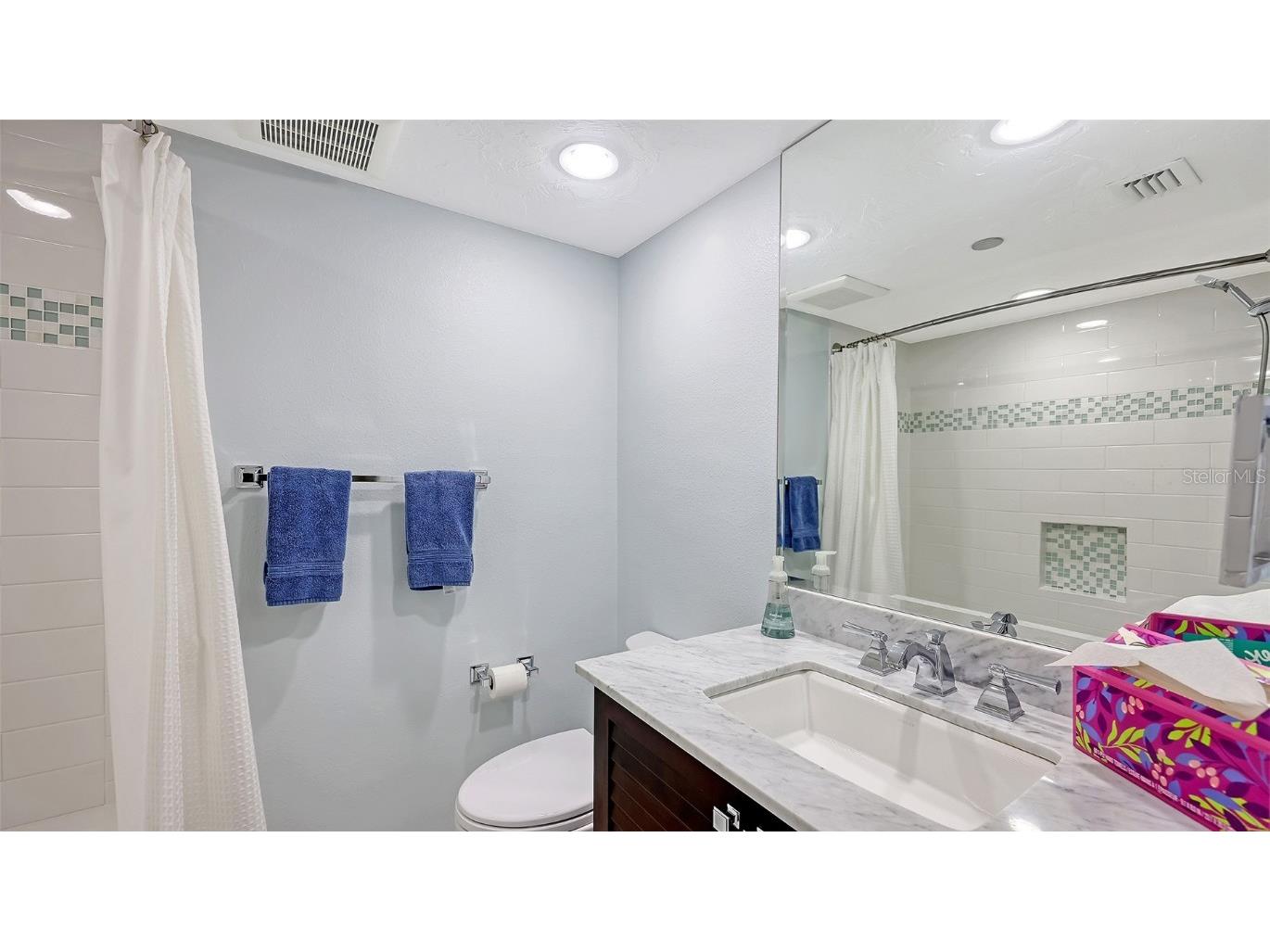 775 Longboat Club Road #304 Longboat Key FL 34228 A4671935 image35