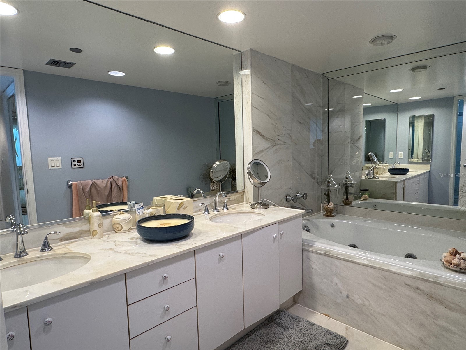 775 Longboat Club Road #401 Longboat Key FL 34228 - GULF OF MEXICO A4681439 image17
