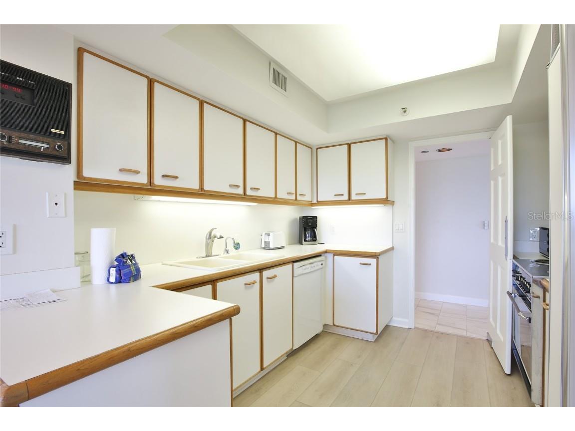 775 Longboat Club Road #405 Longboat Key FL 34228 A4486249 image10