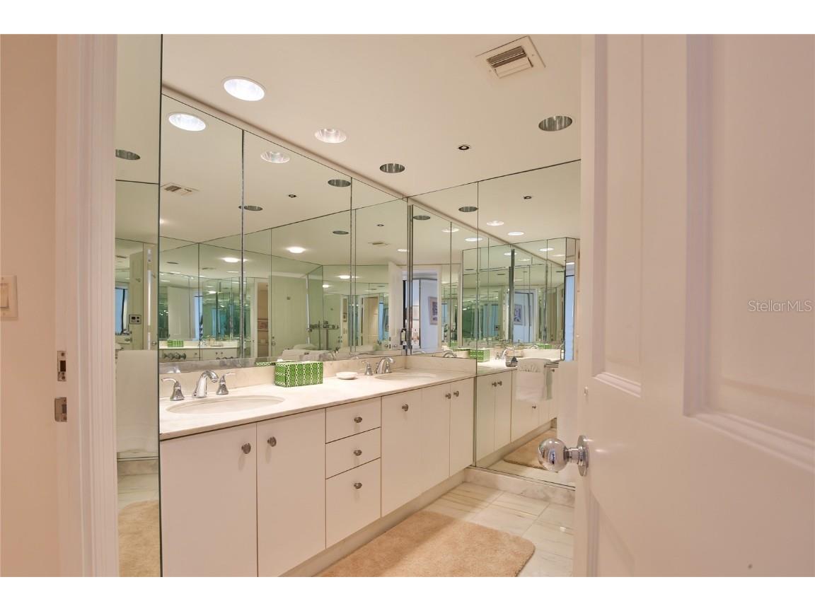 775 Longboat Club Road #405 Longboat Key FL 34228 A4486249 image16