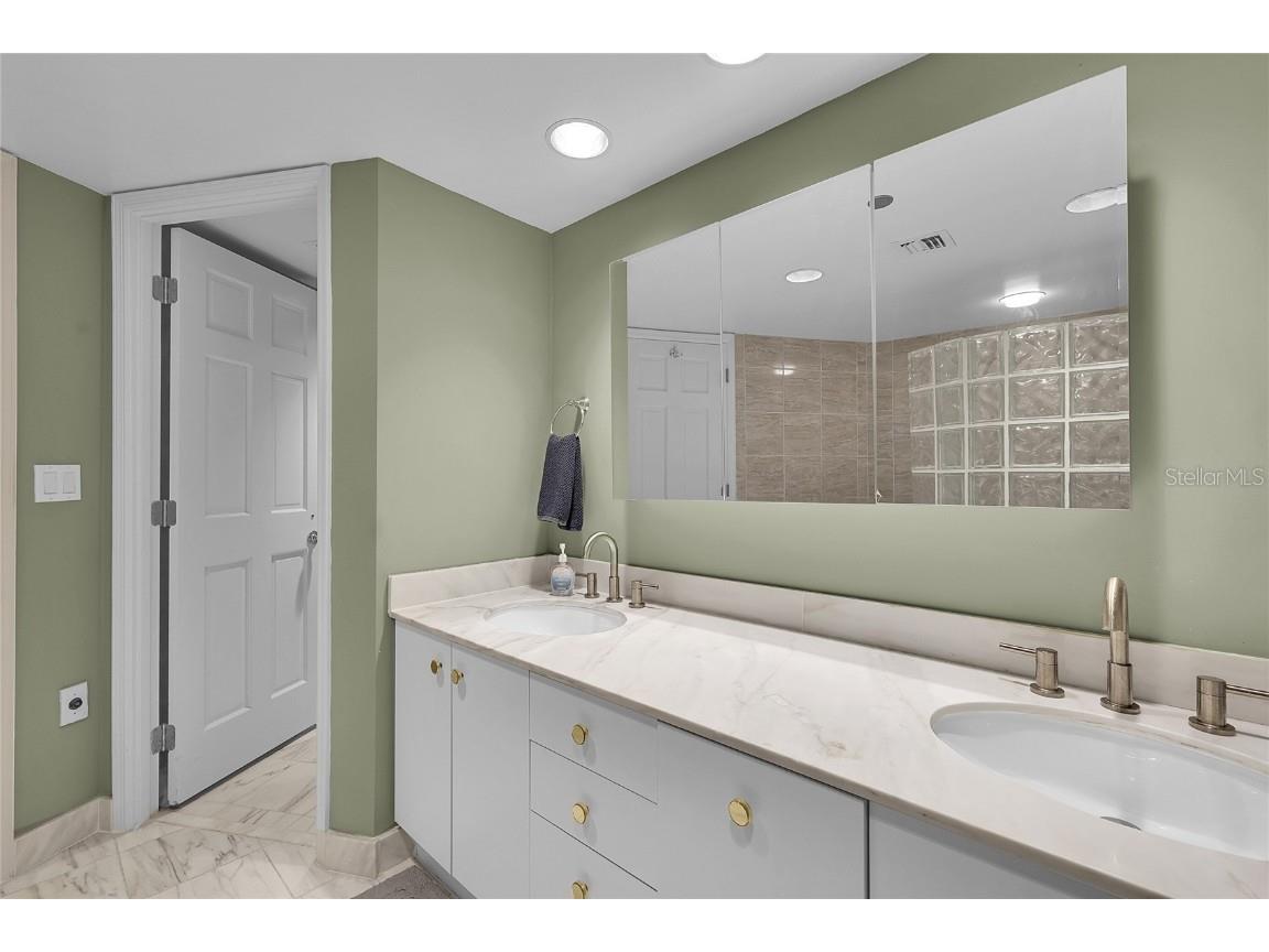 775 Longboat Club Road #705 Longboat Key FL 34228 - GULF OF AMERICA A4672711 image17