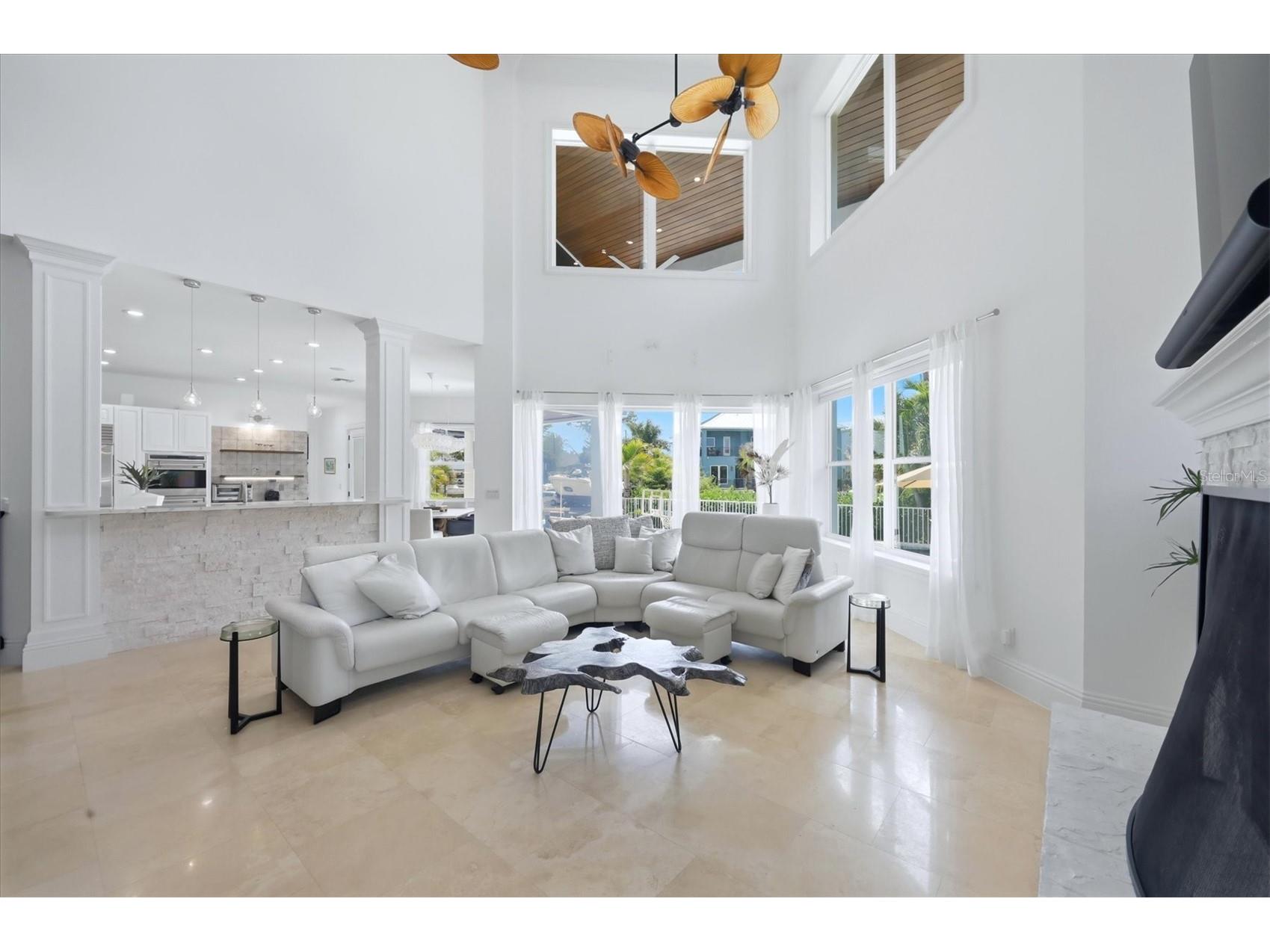 7755 Holiday Drive N Sarasota FL 34231 A4687403 image3