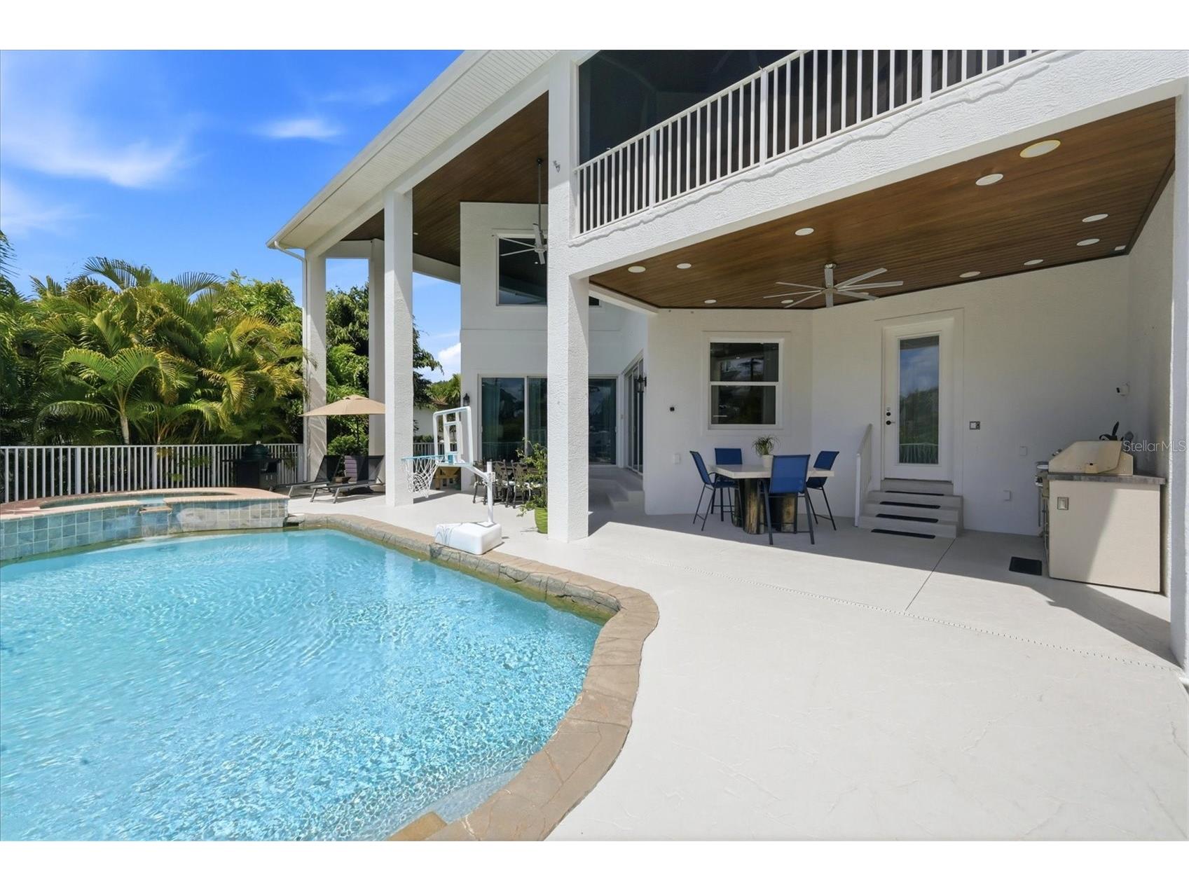 7755 Holiday Drive N Sarasota FL 34231 A4687403 image40