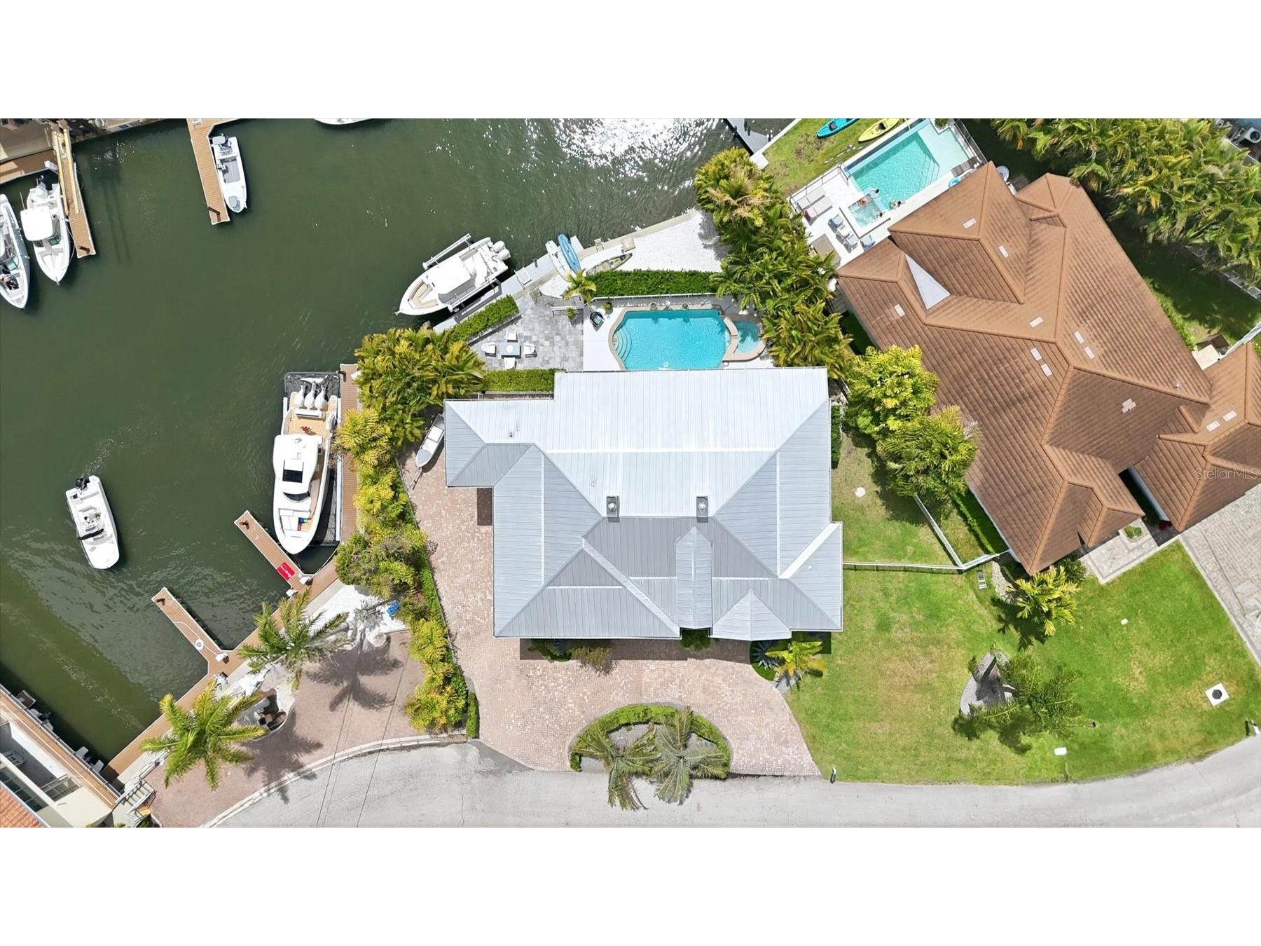 7755 Holiday Drive N Sarasota FL 34231 A4687403 image51