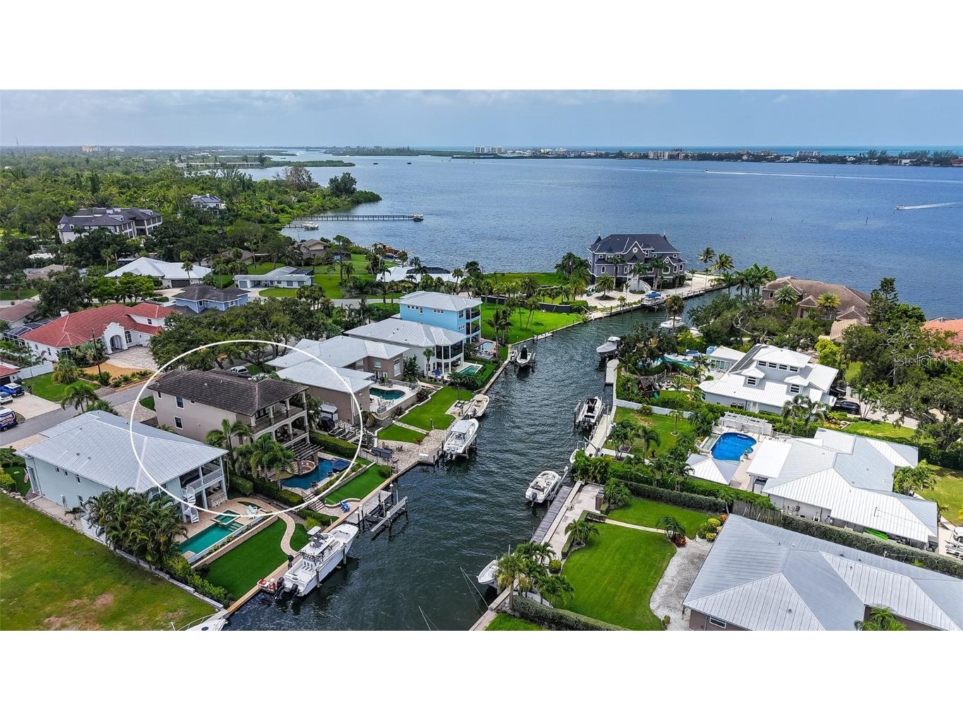 7760 Holiday Drive Sarasota FL 34231 - HOLIDAY BAYOU A4659193 image1