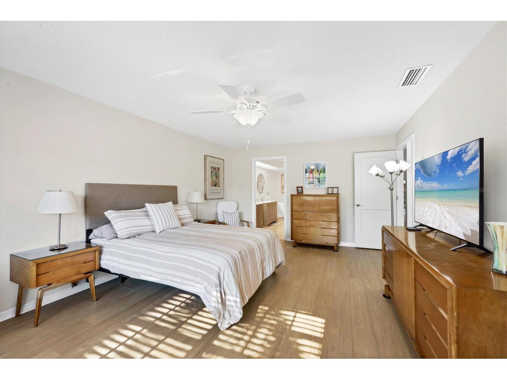 7768 Fairway Woods Drive Sarasota FL 34238 A4668745 image25