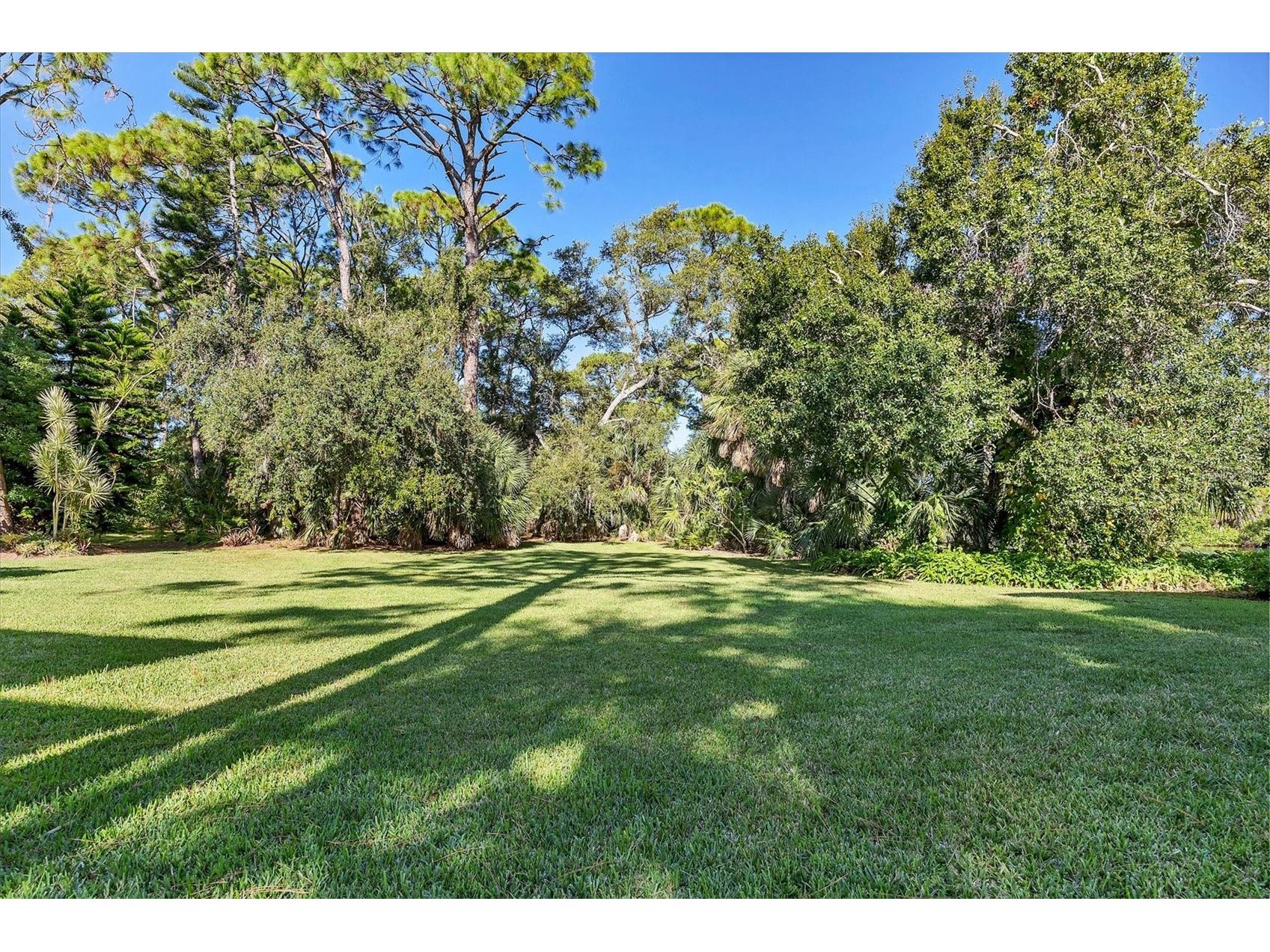 7768 Fairway Woods Drive Sarasota FL 34238 A4668745 image37