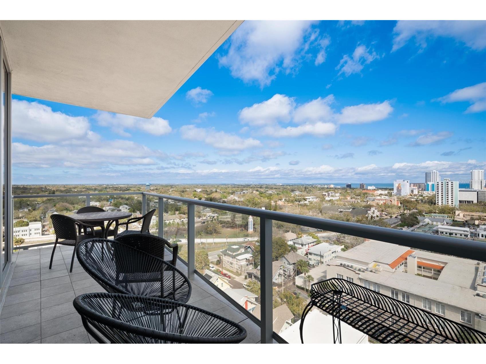 777 3rd Ave N #1403 Saint Petersburg FL 33701 TB8379797 image6