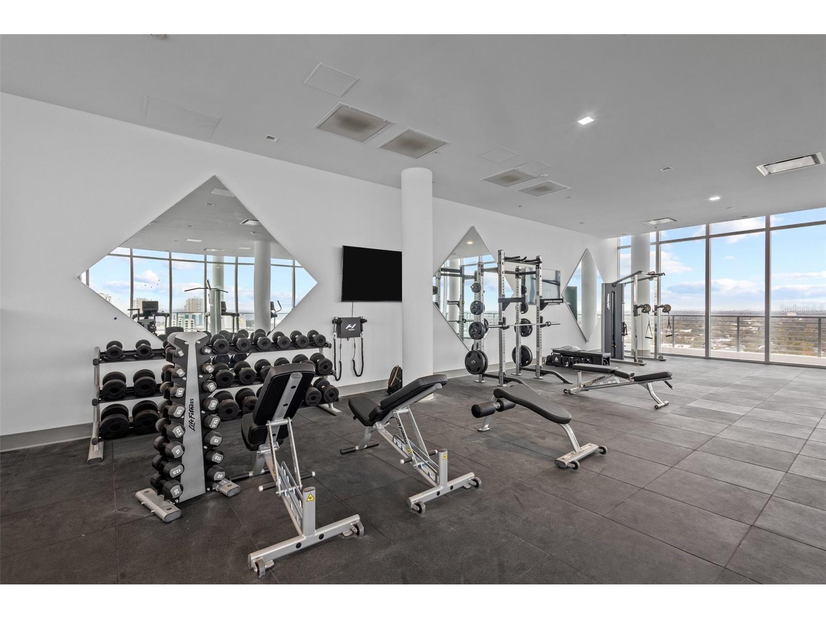 777 3rd Ave N #1504A Saint Petersburg FL 33701 TB8477061 image32