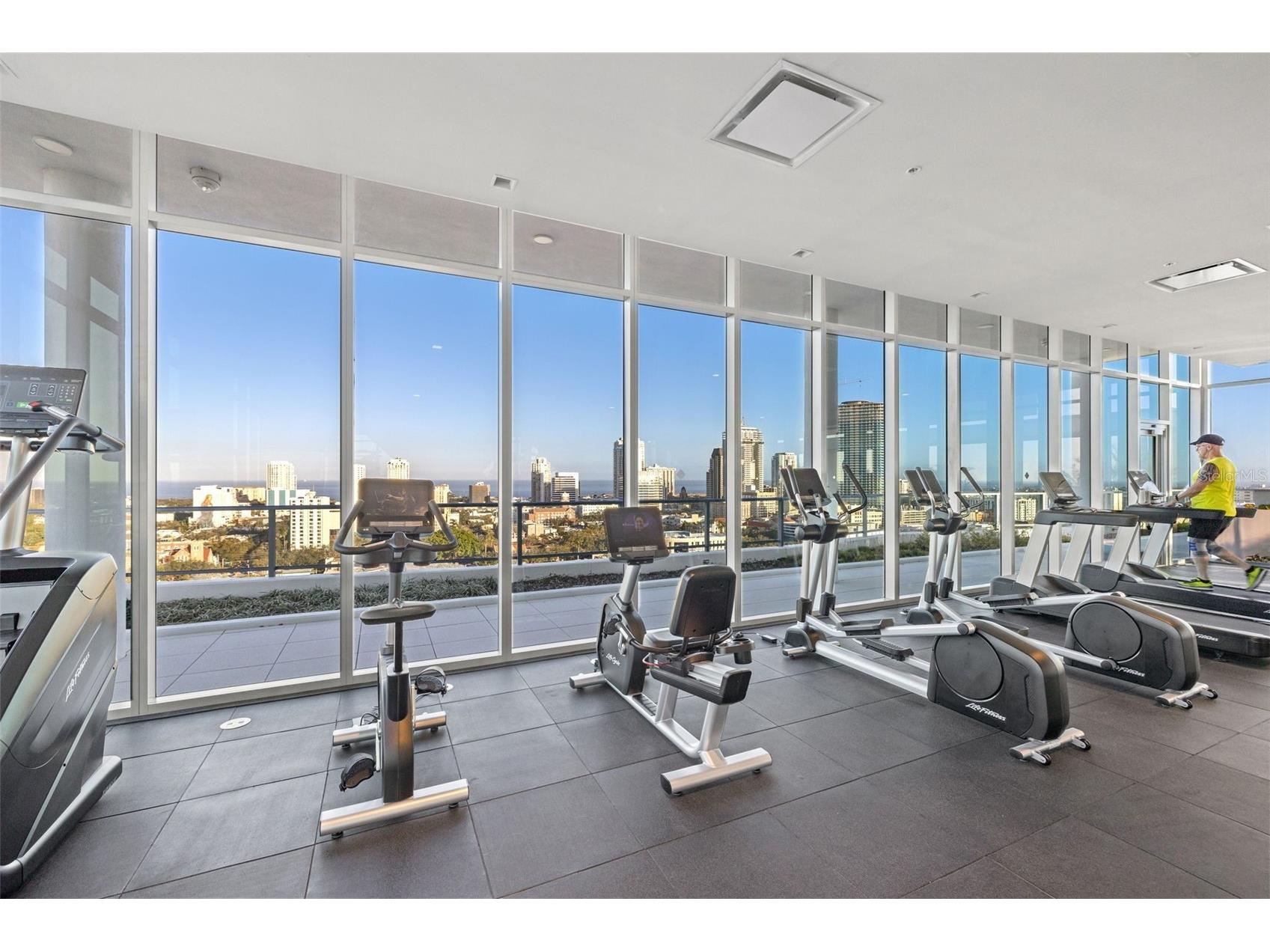 777 3rd Avenue N #1106 Saint Petersburg FL 33701 TB8464578 image42