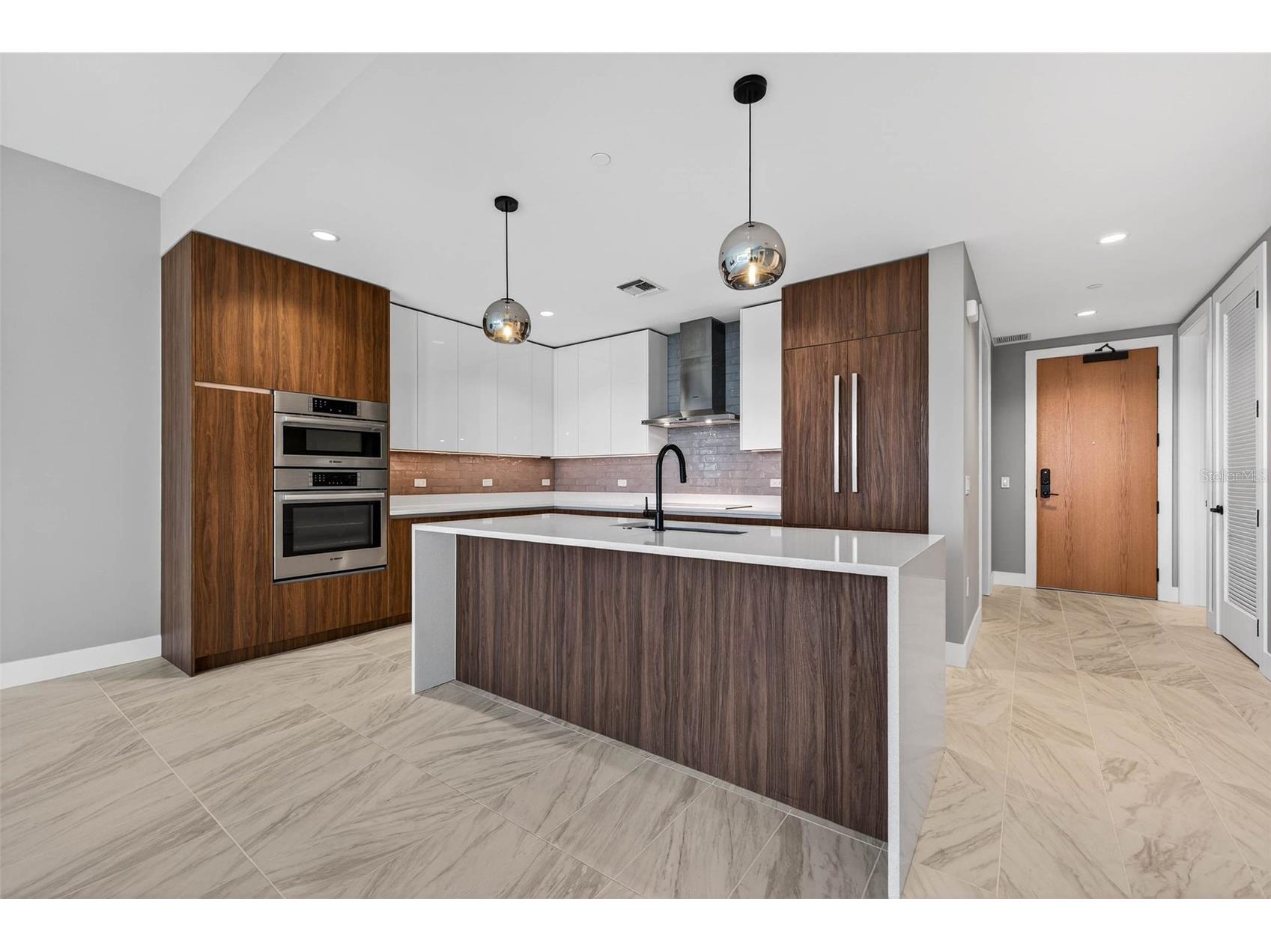 777 3rd Avenue N #1106 Saint Petersburg FL 33701 TB8464578 image6