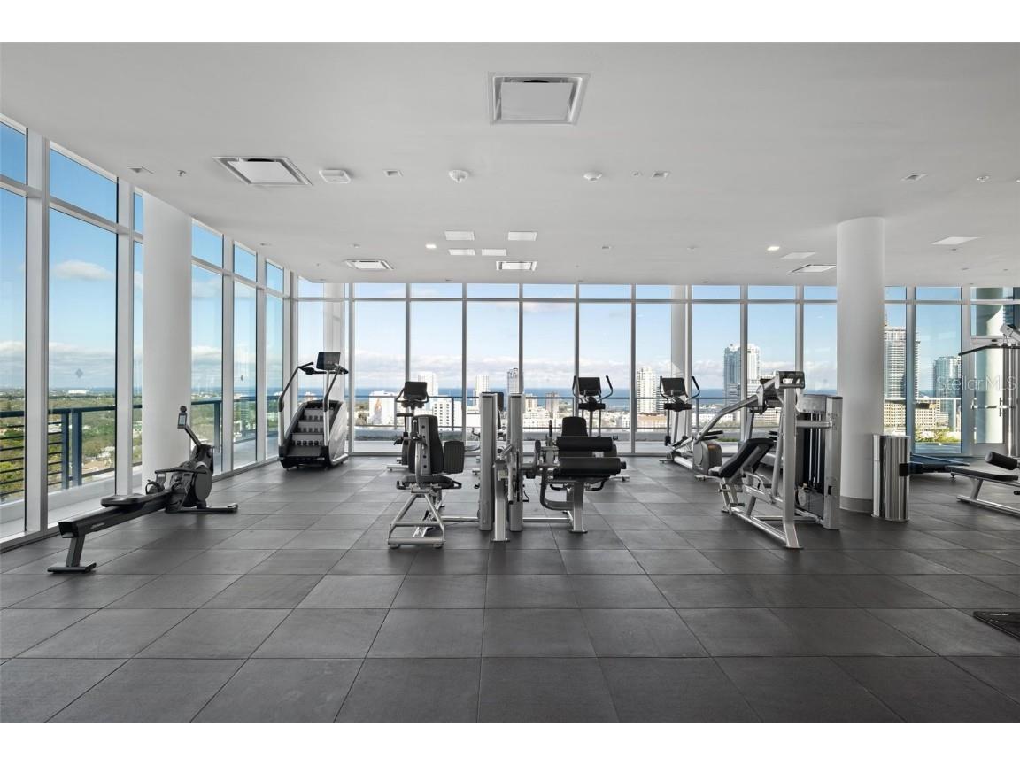 777 3rd Avenue N #1403 Saint Petersburg FL 33701 TB8357666 image40
