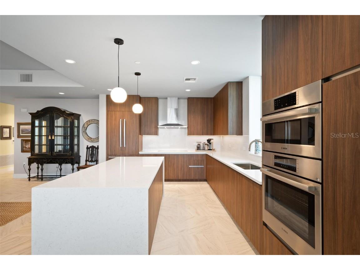 777 3rd Avenue N #1403 Saint Petersburg FL 33701 TB8357666 image7